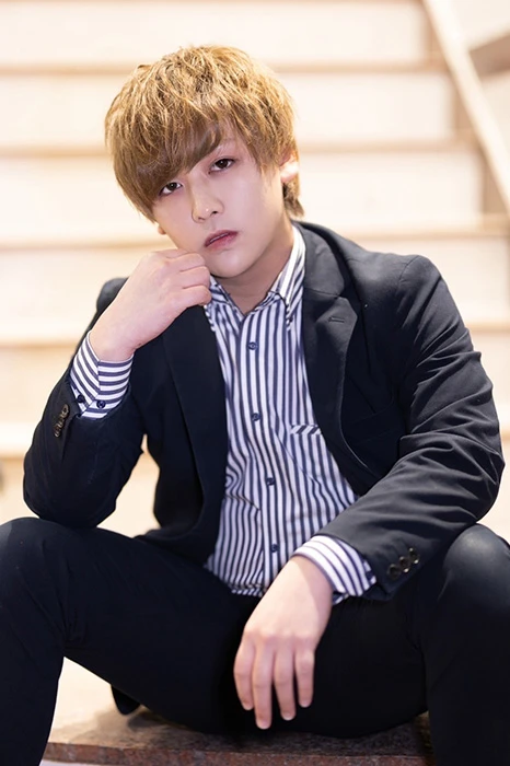 キャストカバー画像1