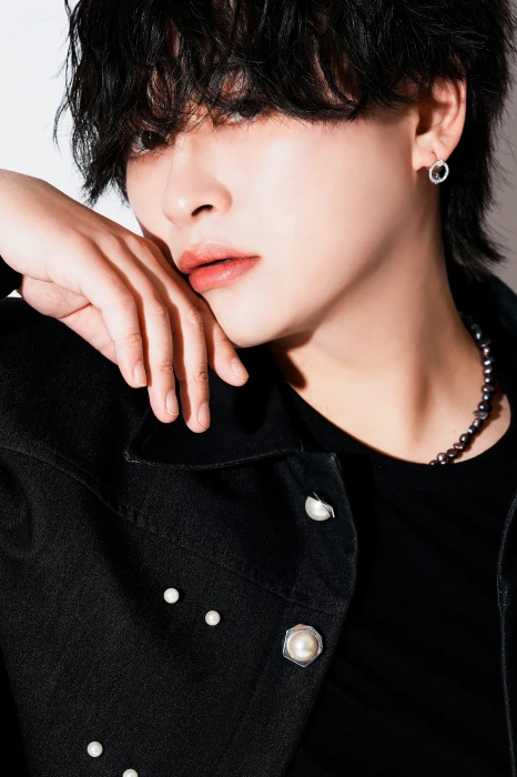 キャストカバー画像1