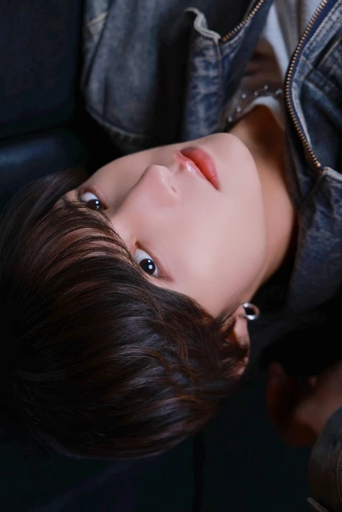 キャストカバー画像1