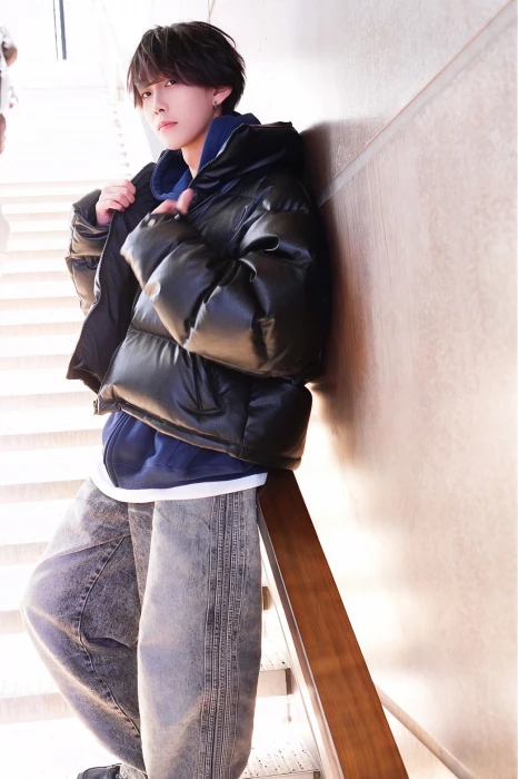 キャストカバー画像1