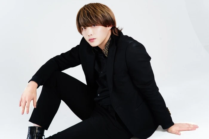 キャストカバー画像1