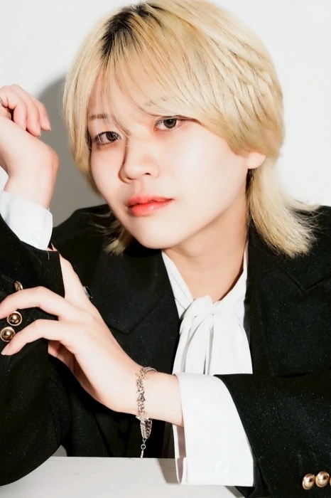 キャストカバー画像2