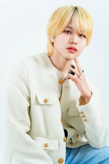 キャストカバー画像3