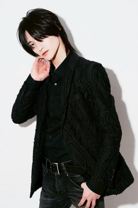 キャストカバー画像2