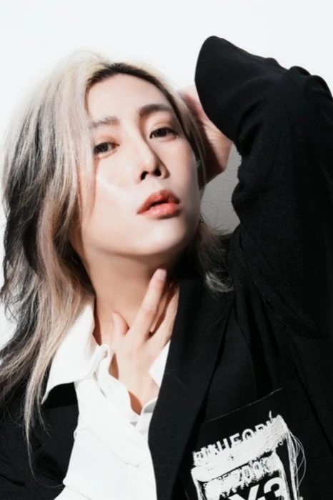 キャストカバー画像1