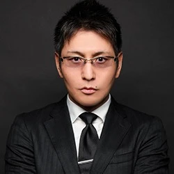 黒崎 秀