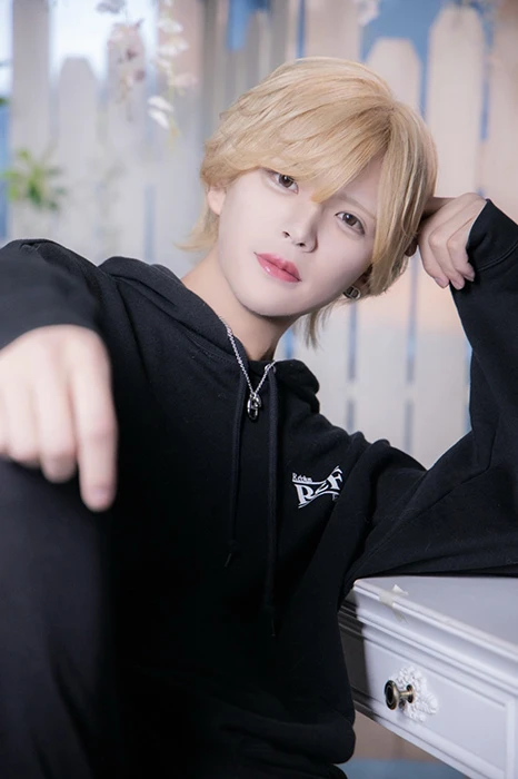 キャストカバー画像1