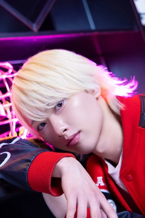 キャストカバー画像2