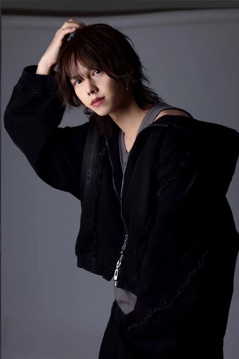 キャストカバー画像1