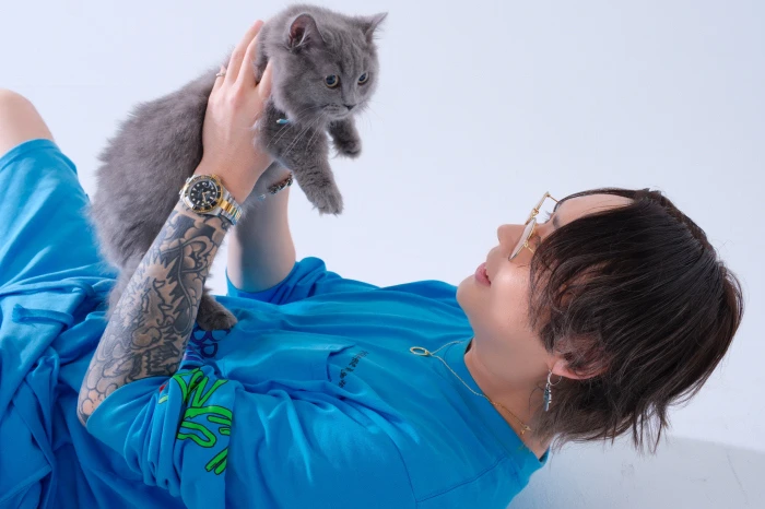 キャストカバー画像1