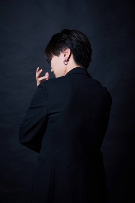 キャストカバー画像1