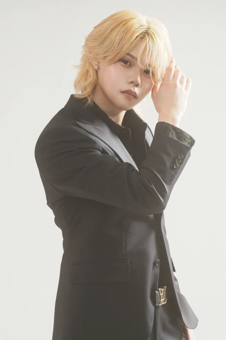 キャストカバー画像1