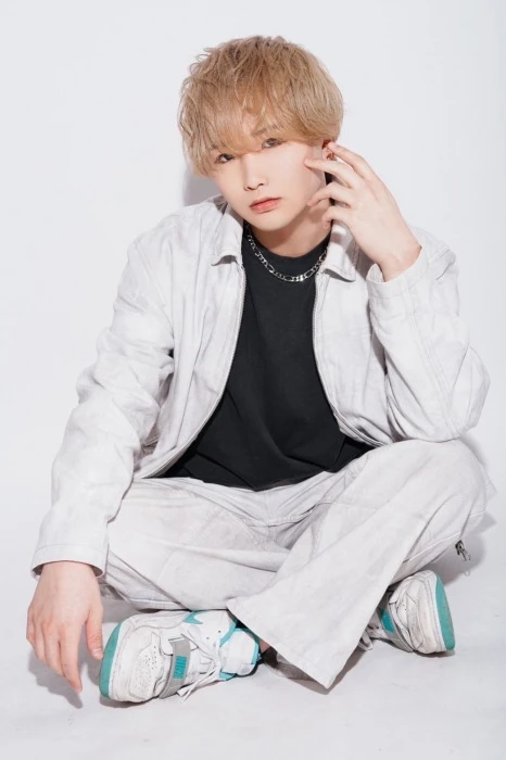 キャストカバー画像3