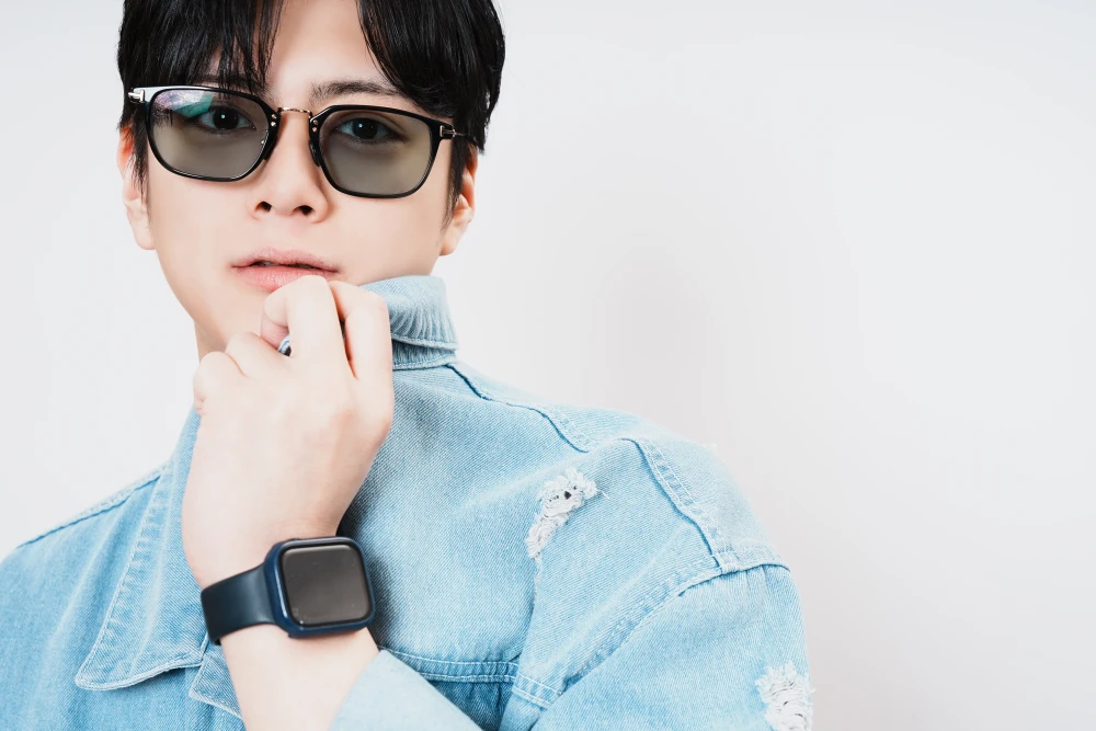 キャストカバー画像2