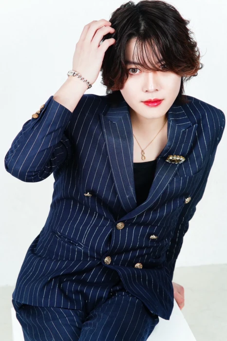 キャストカバー画像2