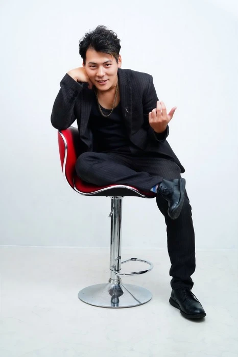 キャストカバー画像1