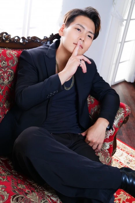 キャストカバー画像2