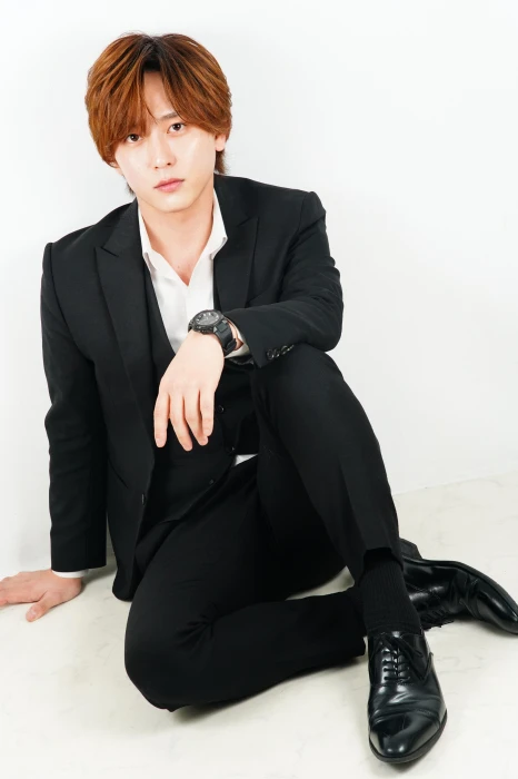 キャストカバー画像1