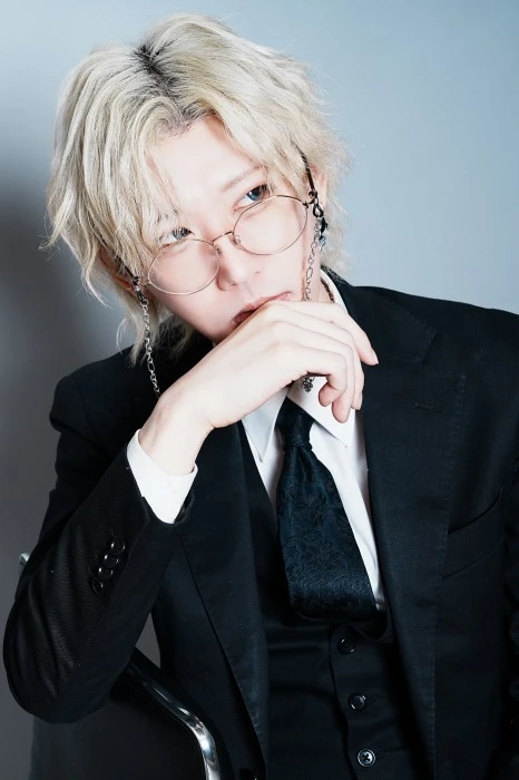 キャストカバー画像2