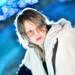 月
