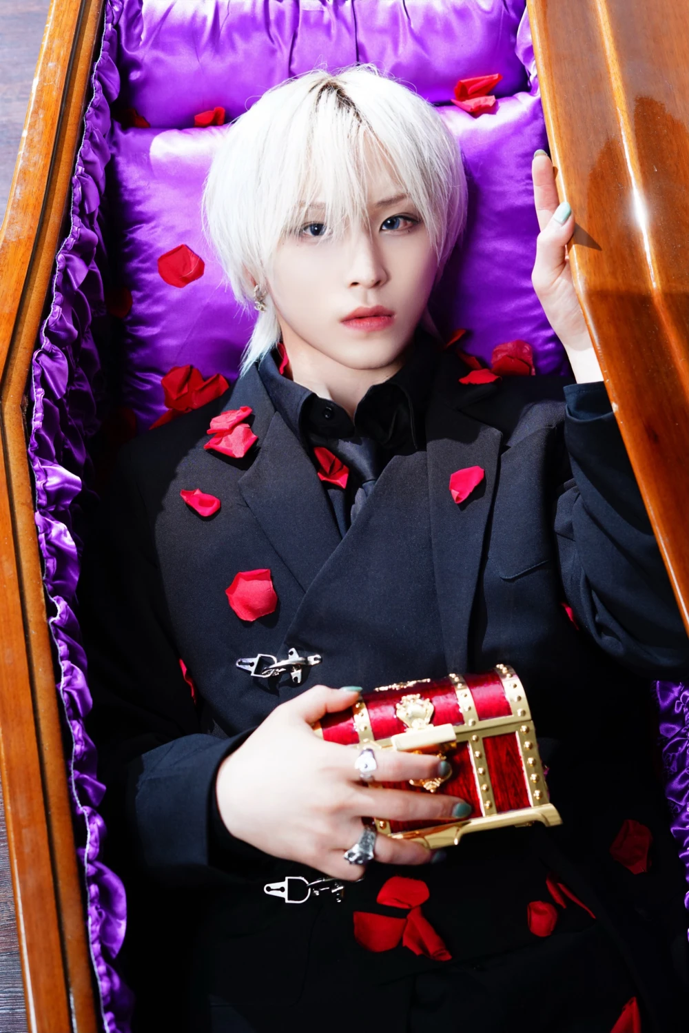 キャストカバー画像1