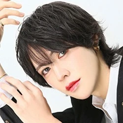 紫月伊織