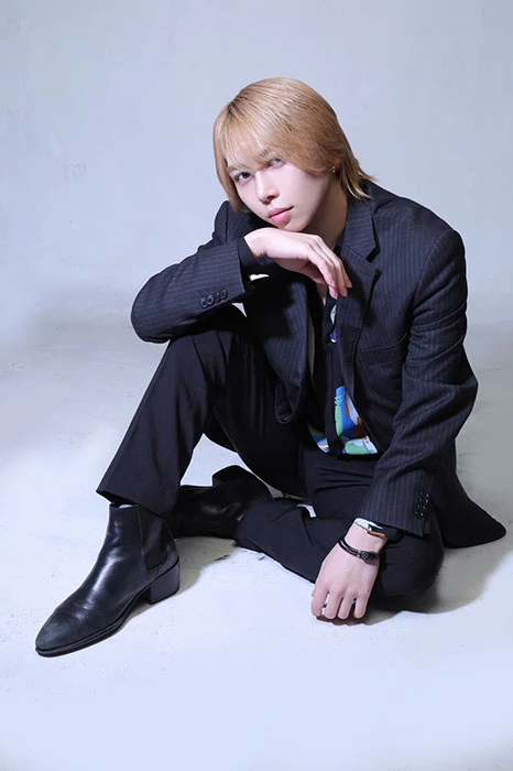 キャストカバー画像2