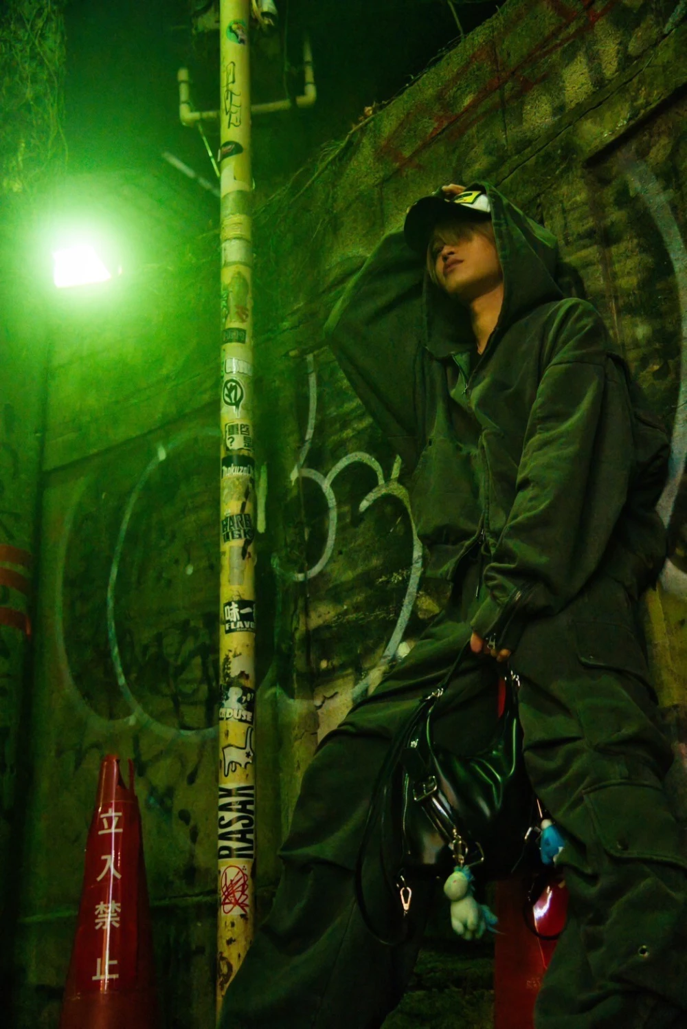 キャストカバー画像3